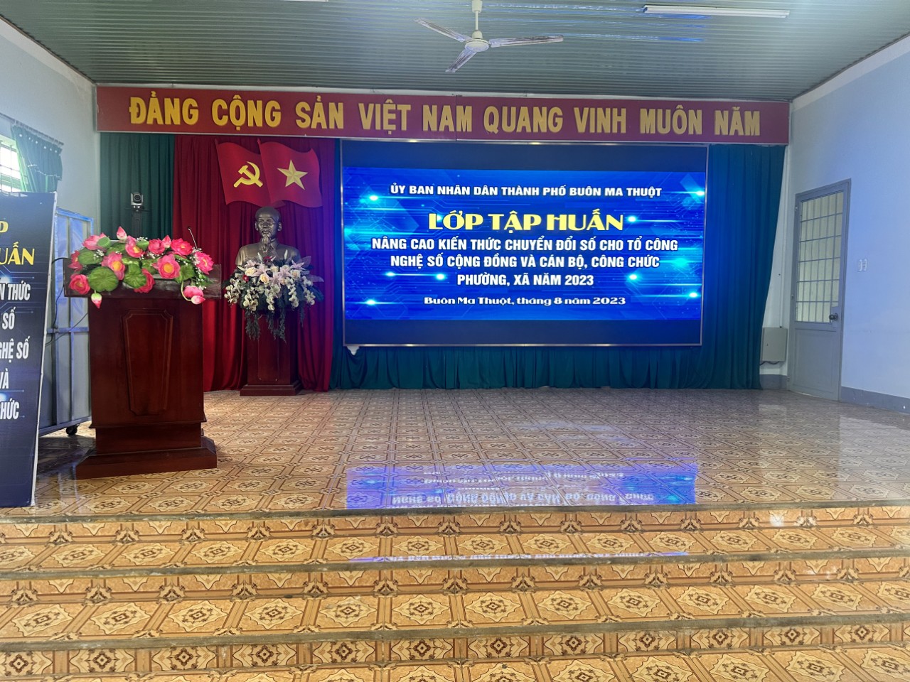 TỔ CHỨC TẬP HUẤN NÂNG CAO NĂNG LỰC, NHẬN THỨC  CHO CÁN BỘ, CÔNG CHỨC, CÁC TỔ CÔNG NGHỆ SỐ CỘNG ĐỒNG VỀ CÔNG TÁC CHUYỂN ĐỔI SỐ